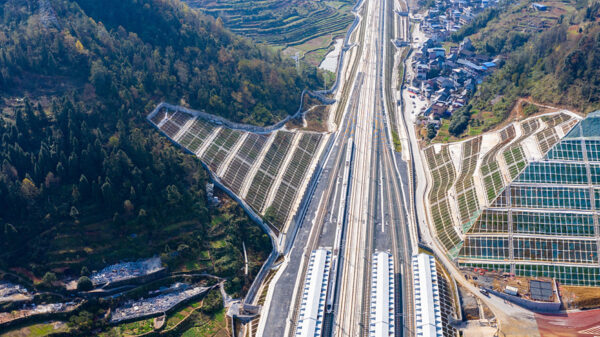 Xi Jinping calls for advancing infrastructure construction