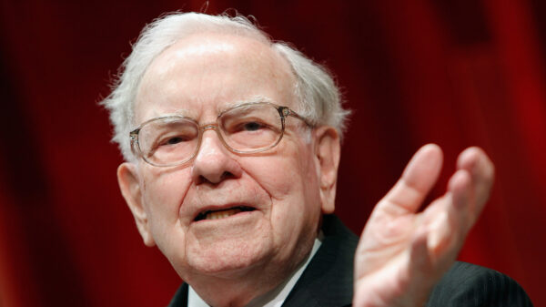 Warren Buffett Disagrees With 32% of Americans About Investing in a Downturn